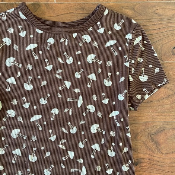 No Boundaries Brown and Cream Mushroom Ribbed Short Sleeve Tee Shirt - Picture 3 of 6